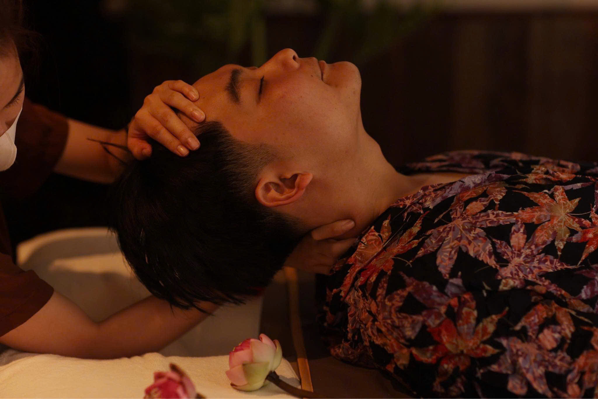 ĐIỀU TRỊ MẤT NGỦ BẰNG LIỆU PHÁP HEAD MASSAGE TẠI CHARM SPA GRAND ĐÀ NẴNG Massage Thái