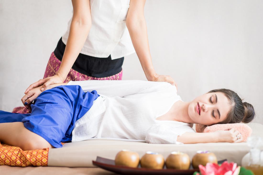 căng cơ trong liệu pháp massage thái tại Charm spa Đà Nẵng