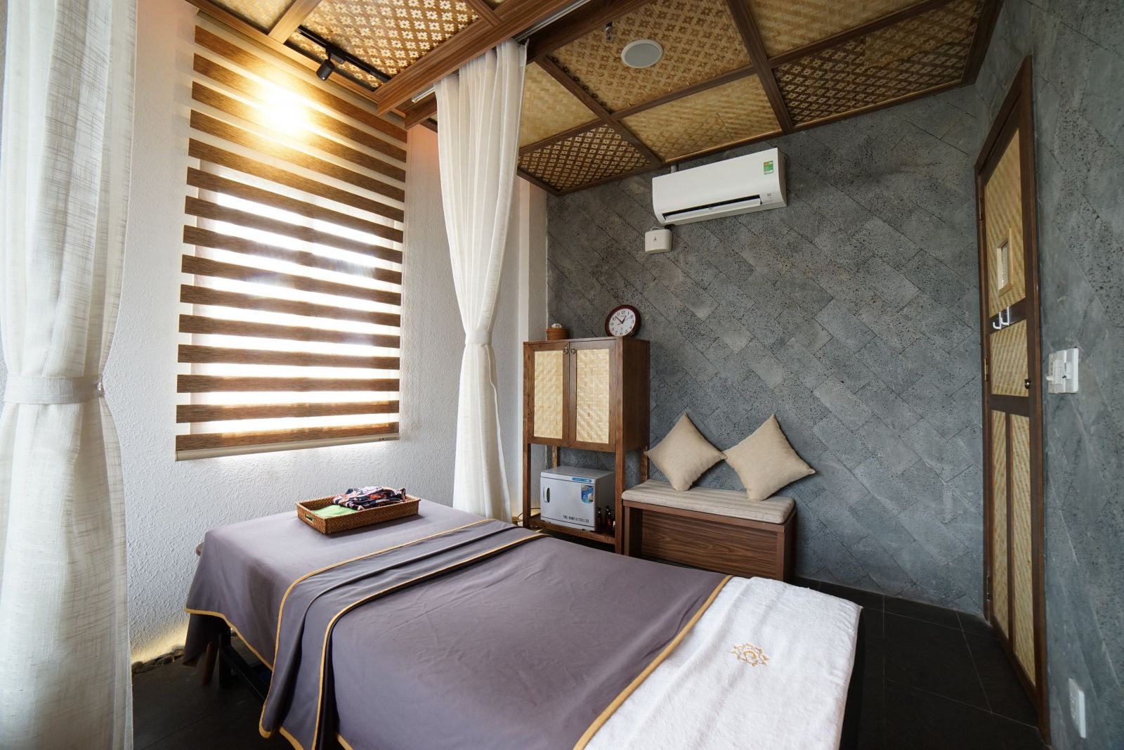 không gian phòng gội đầu dưỡng sinh nhà charm spa
