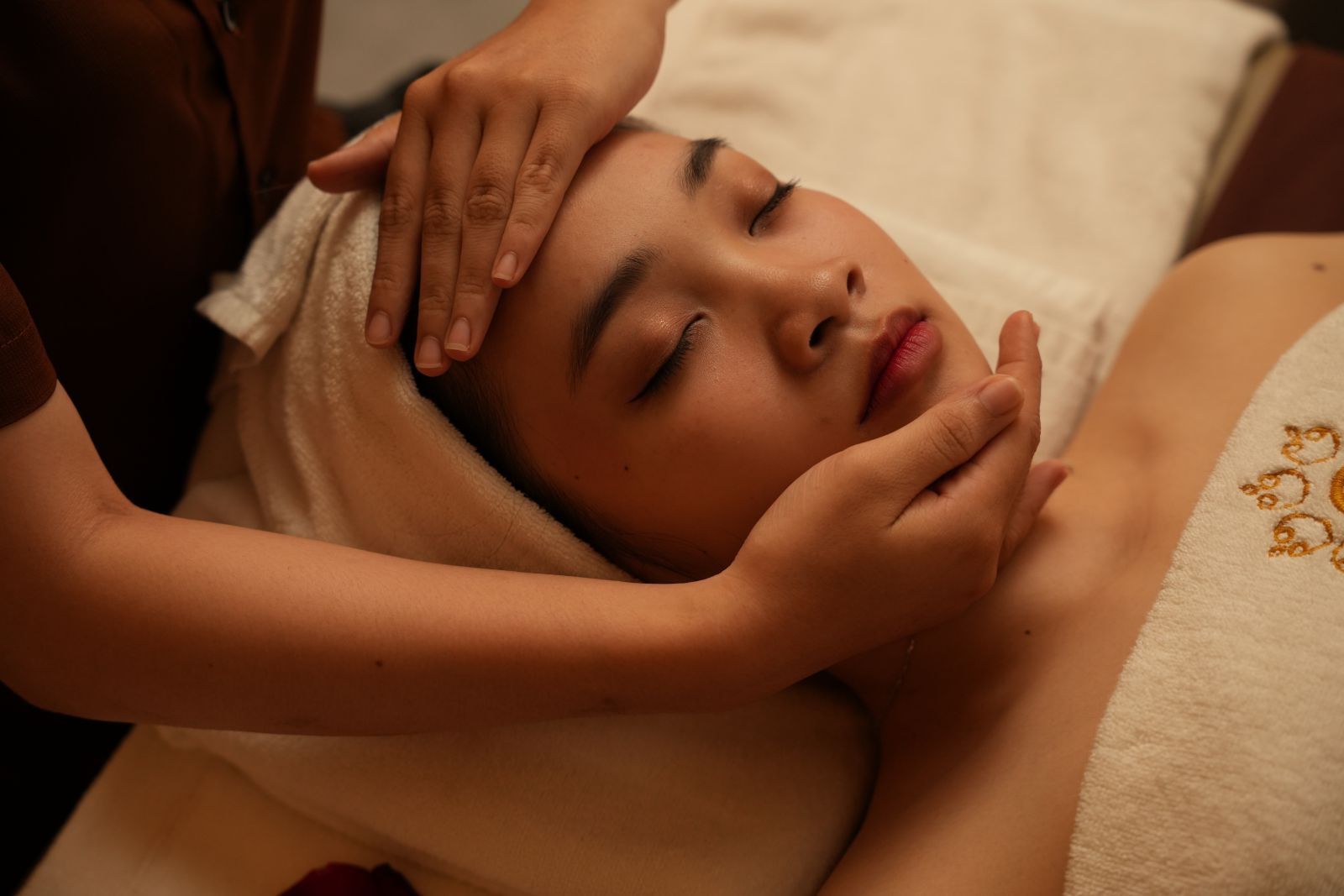 chăm sóc da mặt làm sáng demalogica