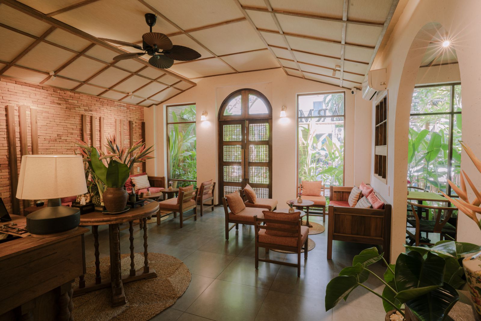 khu vực nhà hàng chi nhánh Charm spa - Garden Nha Trang