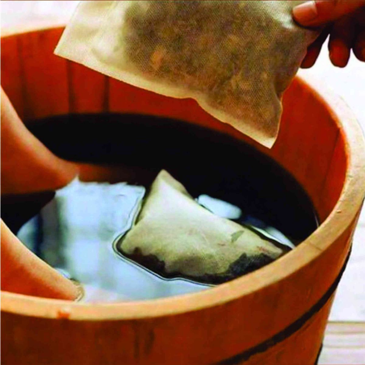cách giảm đau mỏi chân cho người đi giày cao gót